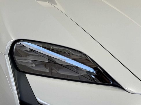 New 2025 Porsche Taycan Turbo AWD/4WD image 28