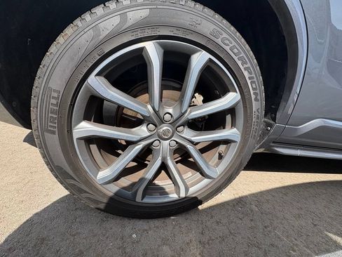 Used 2018 Volvo XC90 T6 Momentum w/ Convenience Package AWD/4WD image 11