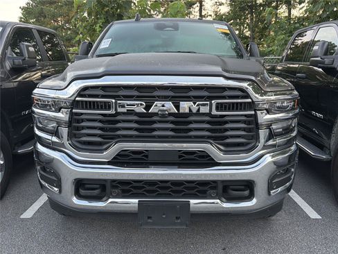 Used 2026 RAM 2500 Big Horn AWD/4WD image 2