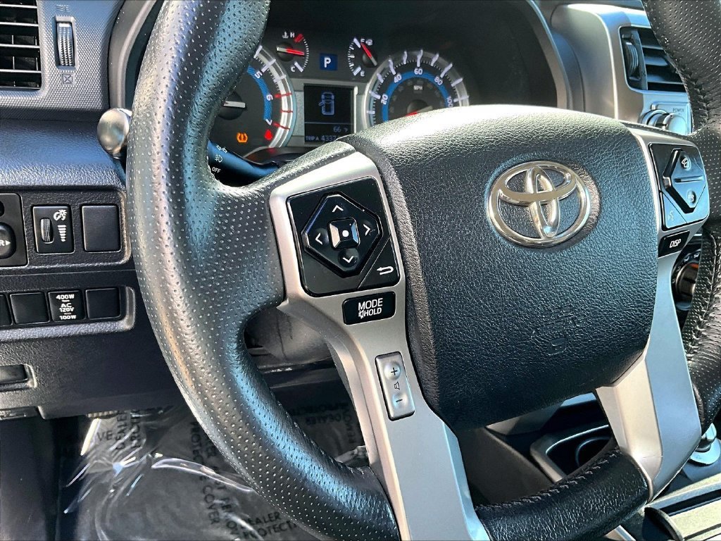 Used 2018 Toyota 4Runner SR5 AWD/4WD image 19