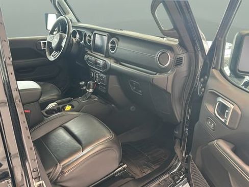 Used 2020 Jeep Wrangler Unlimited Sahara w/ Dual Top Group AWD/4WD image 16