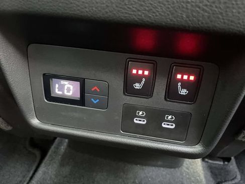 Used 2026 Nissan Rogue Platinum w/ Platinum Premium Package AWD/4WD image 22