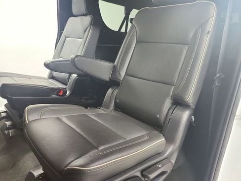 Used 2023 Chevrolet Suburban Premier RWD image 39