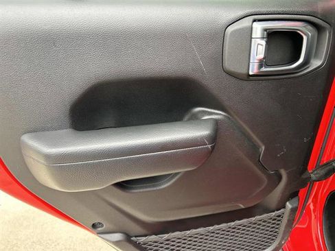 Used 2022 Jeep Gladiator Sport image 15