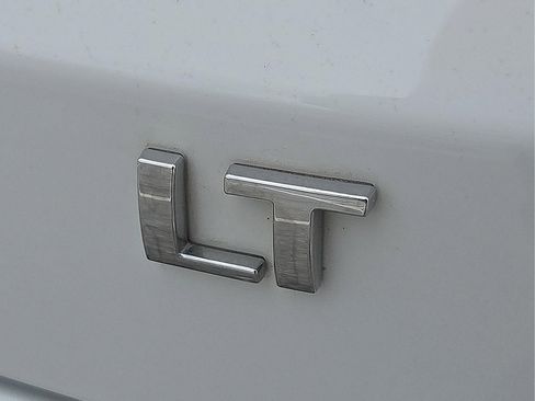 Certified 2025 Chevrolet Trax LT w/ Driver Confidence Package image 9