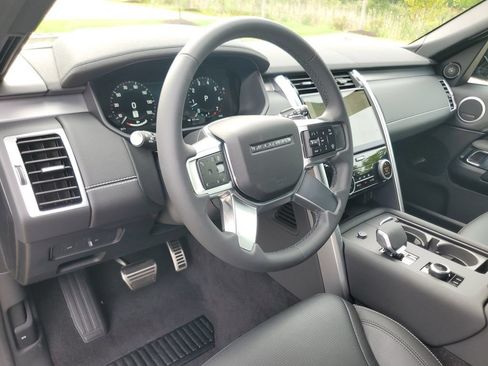 New 2026 Land Rover Discovery Dynamic SE AWD/4WD image 14