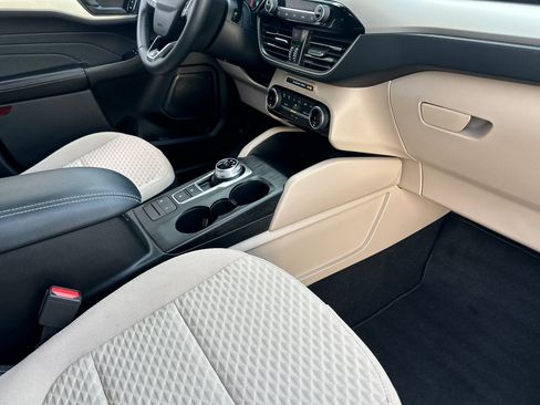 Used 2022 Ford Escape SE w/ Convenience Package AWD/4WD image 17