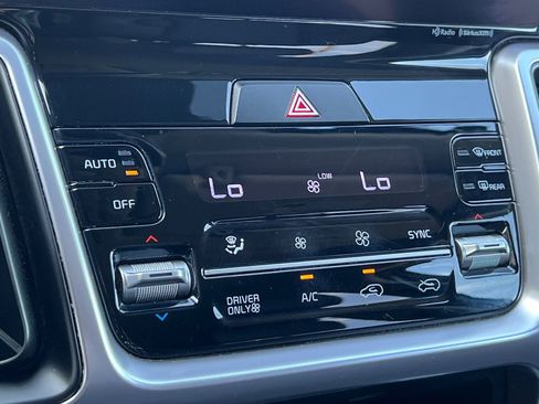 Used 2024 Kia Sorento EX image 18