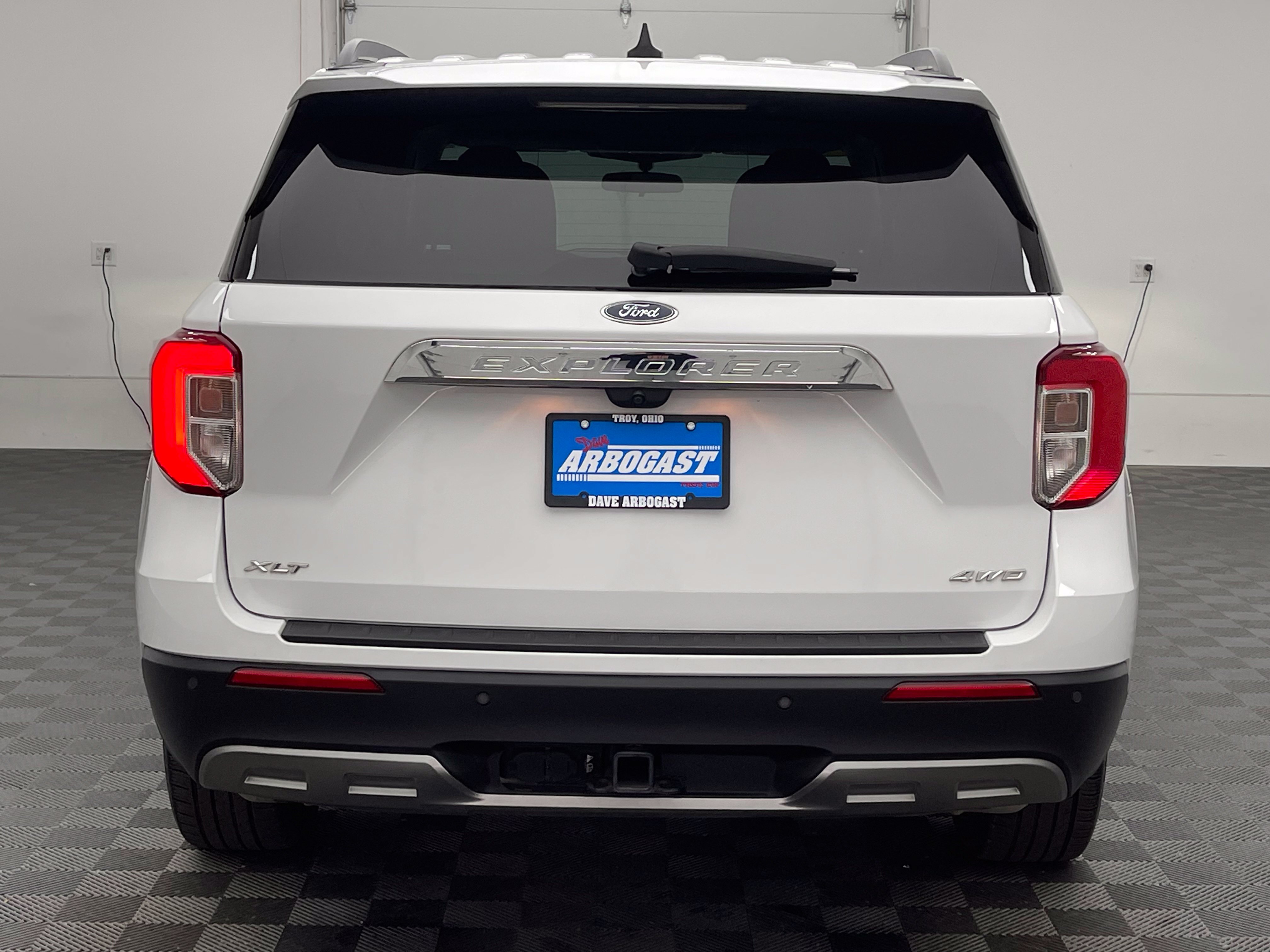 Used 2023 Ford Explorer XLT w/ Equipment Group 202A AWD/4WD image 7