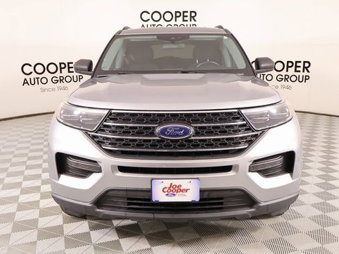 Used 2022 Ford Explorer XLT image 9