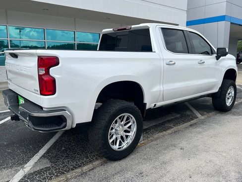Used 2022 Chevrolet Silverado 1500 LTZ AWD/4WD image 4
