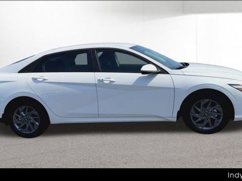 Used 2025 Hyundai Elantra Hybrid FWD image 84
