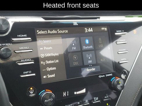 Used 2018 Toyota Camry XLE image 16