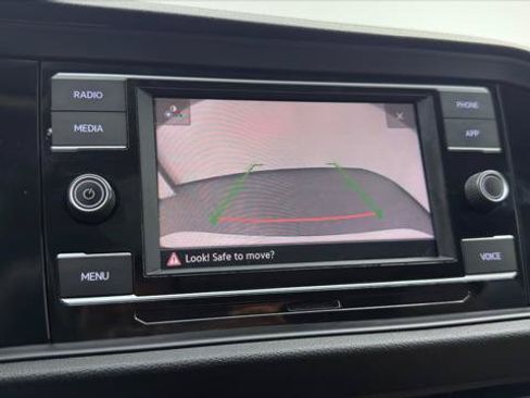 Used 2020 Volkswagen Jetta SE w/ SE Cold Weather Package FWD image 28