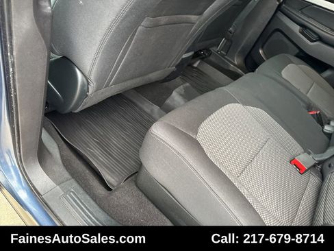 Used 2018 Ford Explorer XLT image 40