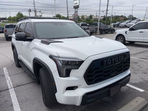 Used 2024 Toyota Sequoia TRD Pro AWD/4WD image 4