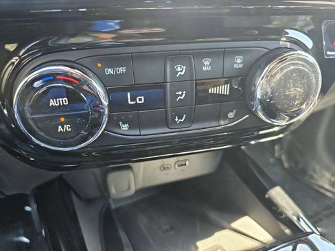 New 2026 Chevrolet Trax RS w/ Sunroof Package FWD image 28