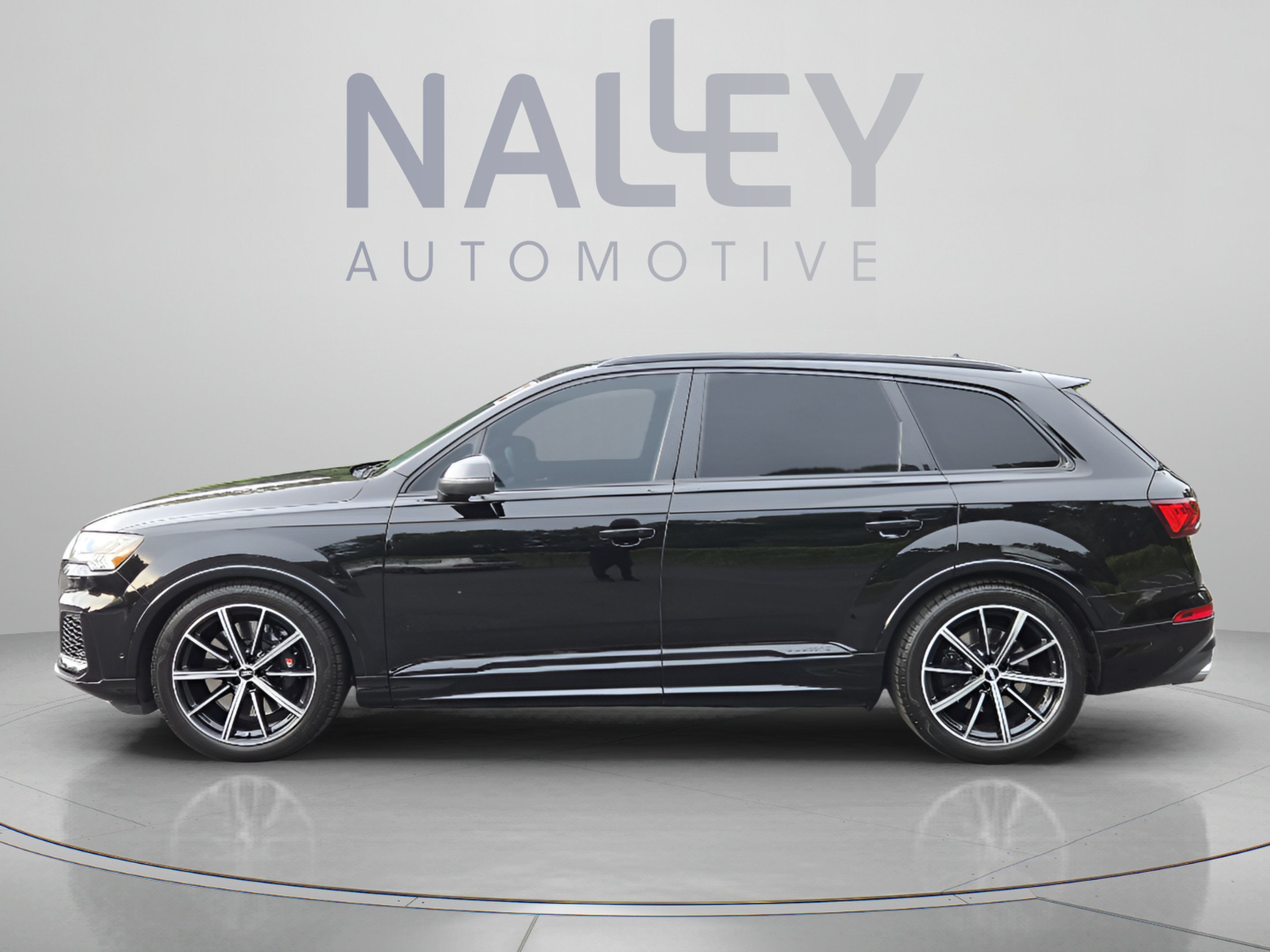 Used 2021 Audi SQ7 Premium Plus w/ Executive Package AWD/4WD image 2