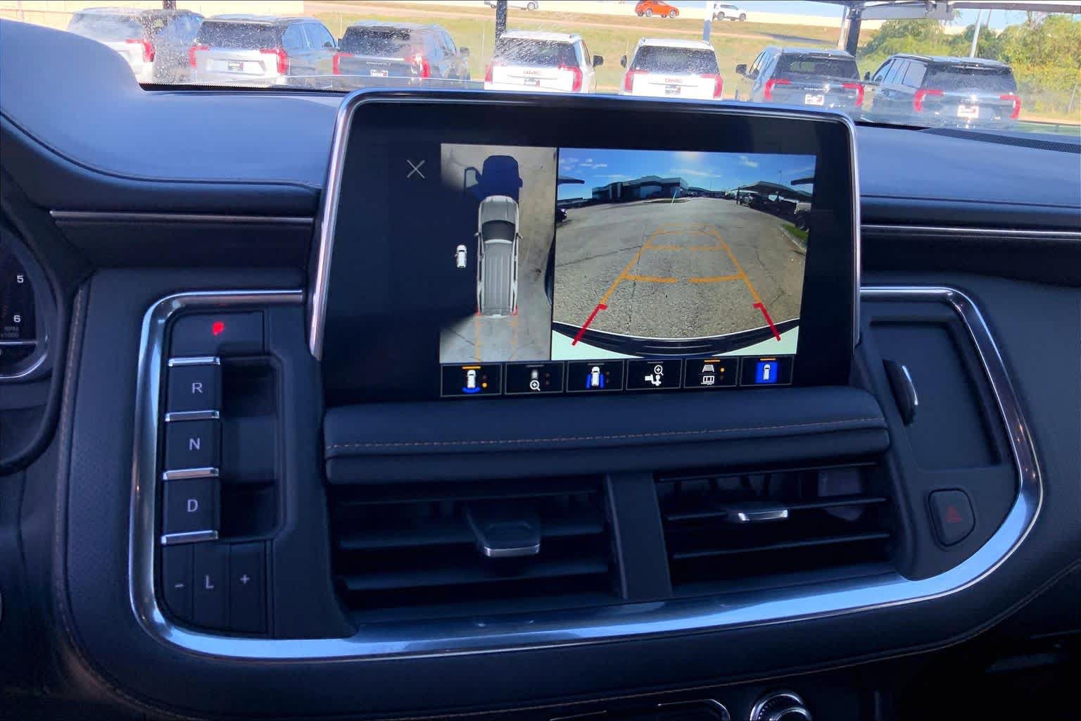 Used 2024 GMC Yukon AT4 w/ Technology Package AWD/4WD image 31