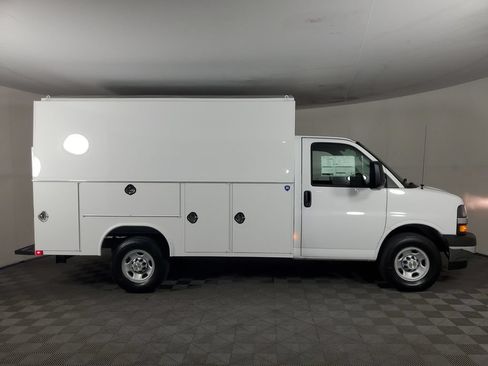 New 2026 Chevrolet Express 3500 w/ Power Convenience Package RWD image 2