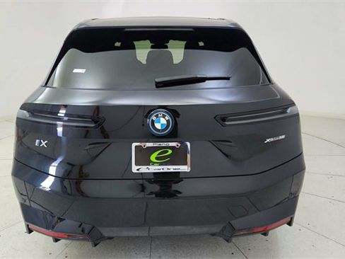 Used 2024 BMW iX xDrive50 w/ Sport Package image 5