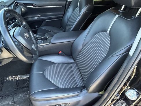 Used 2022 Toyota Camry SE FWD image 23