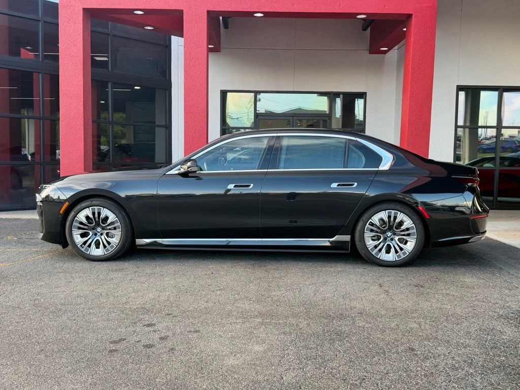 Used 2023 BMW i7 xDrive60 AWD/4WD image 7