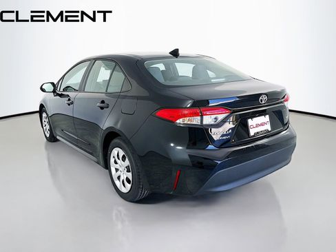 Used 2025 Toyota Corolla LE FWD image 10