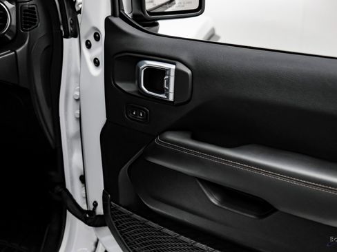 Used 2022 Jeep Wrangler Unlimited Rubicon w/ Xtreme Recon 35" Tire Package image 87