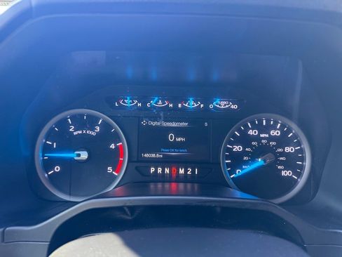 Used 2017 Ford F250 XLT w/ XLT Premium Package AWD/4WD image 6