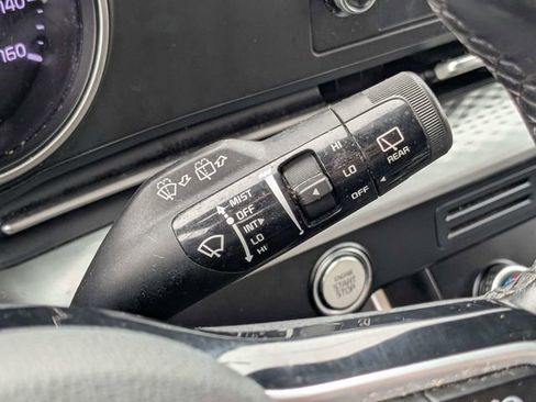 Used 2023 Kia Carnival LX FWD image 26