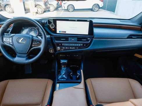 Used 2024 Lexus ES 350 w/ Premium Package FWD image 12