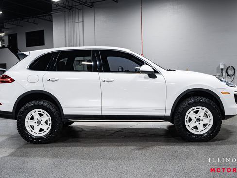 Used 2016 Porsche Cayenne S AWD/4WD image 6