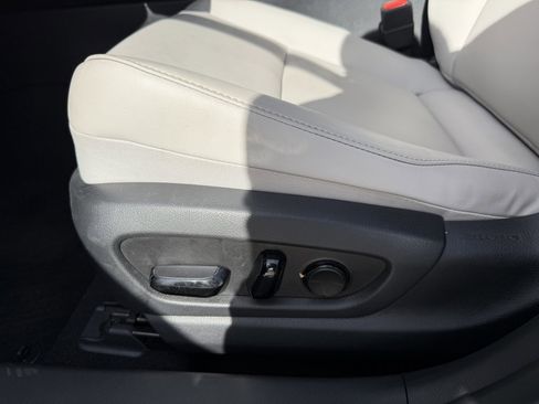 Used 2024 Lexus UX 250h FWD image 29