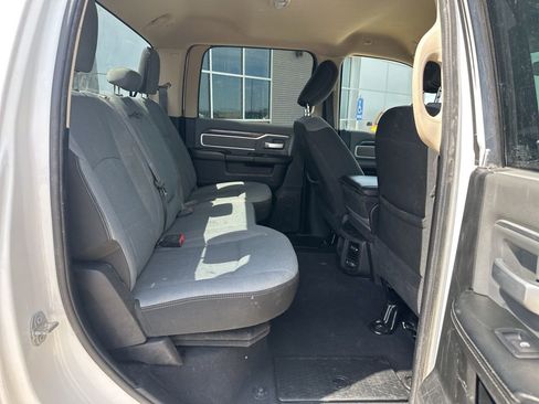 Used 2020 RAM 2500 Big Horn w/ Level 1 Equipment Group AWD/4WD image 28