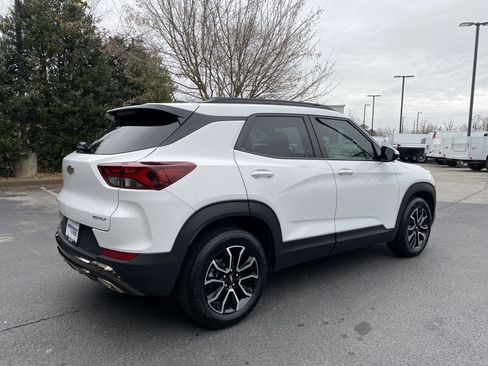 Used 2021 Chevrolet TrailBlazer ACTIV w/ Technology Package image 9
