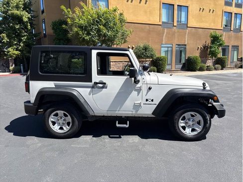 Used 2008 Jeep Wrangler X AWD/4WD image 6