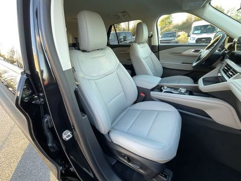 New 2026 Ford Explorer Active w/ Active Comfort Package image 25