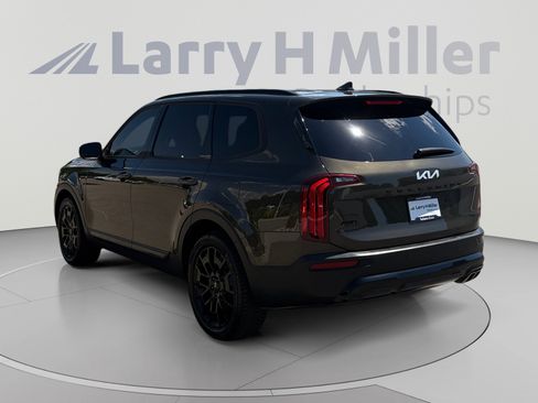Used 2022 Kia Telluride EX w/ EX Premium Package AWD/4WD image 3
