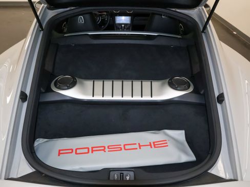 Used 2019 Porsche 718 Cayman RWD image 12