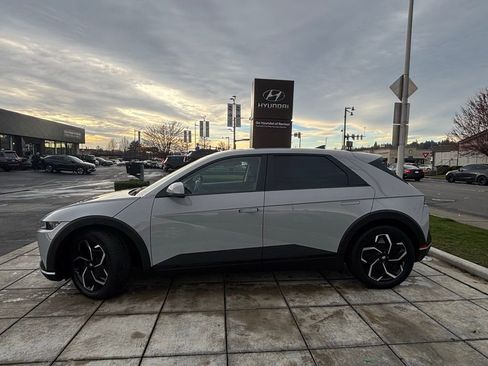 Certified 2024 Hyundai Ioniq 5 SE AWD/4WD image 4