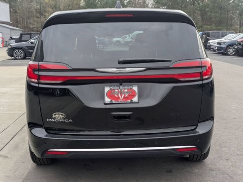 New 2026 Chrysler Pacifica Select FWD image 6