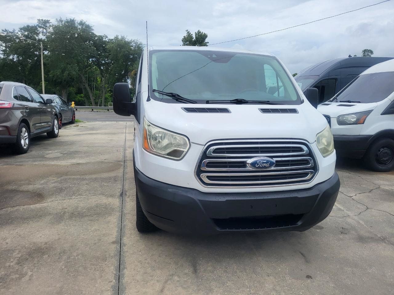 Used 2016 Ford Transit 250 130 Low Roof w/ Exterior Upgrade Package RWD image 4