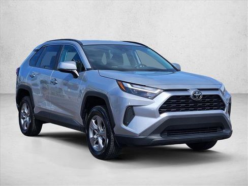 Used 2024 Toyota RAV4 XLE FWD image 3