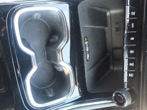 Used 2026 Chevrolet Traverse LT AWD/4WD image 25