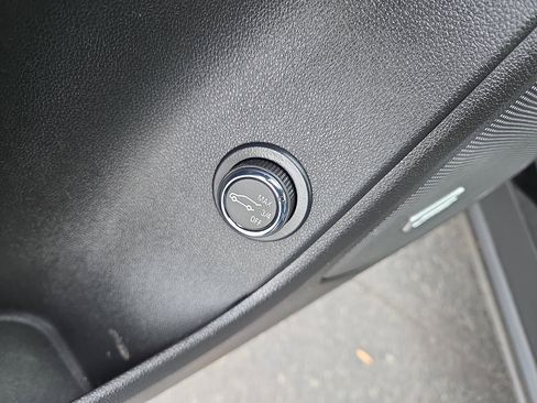 Used 2023 Chevrolet Blazer RS w/ Enhanced Convenience Package image 35