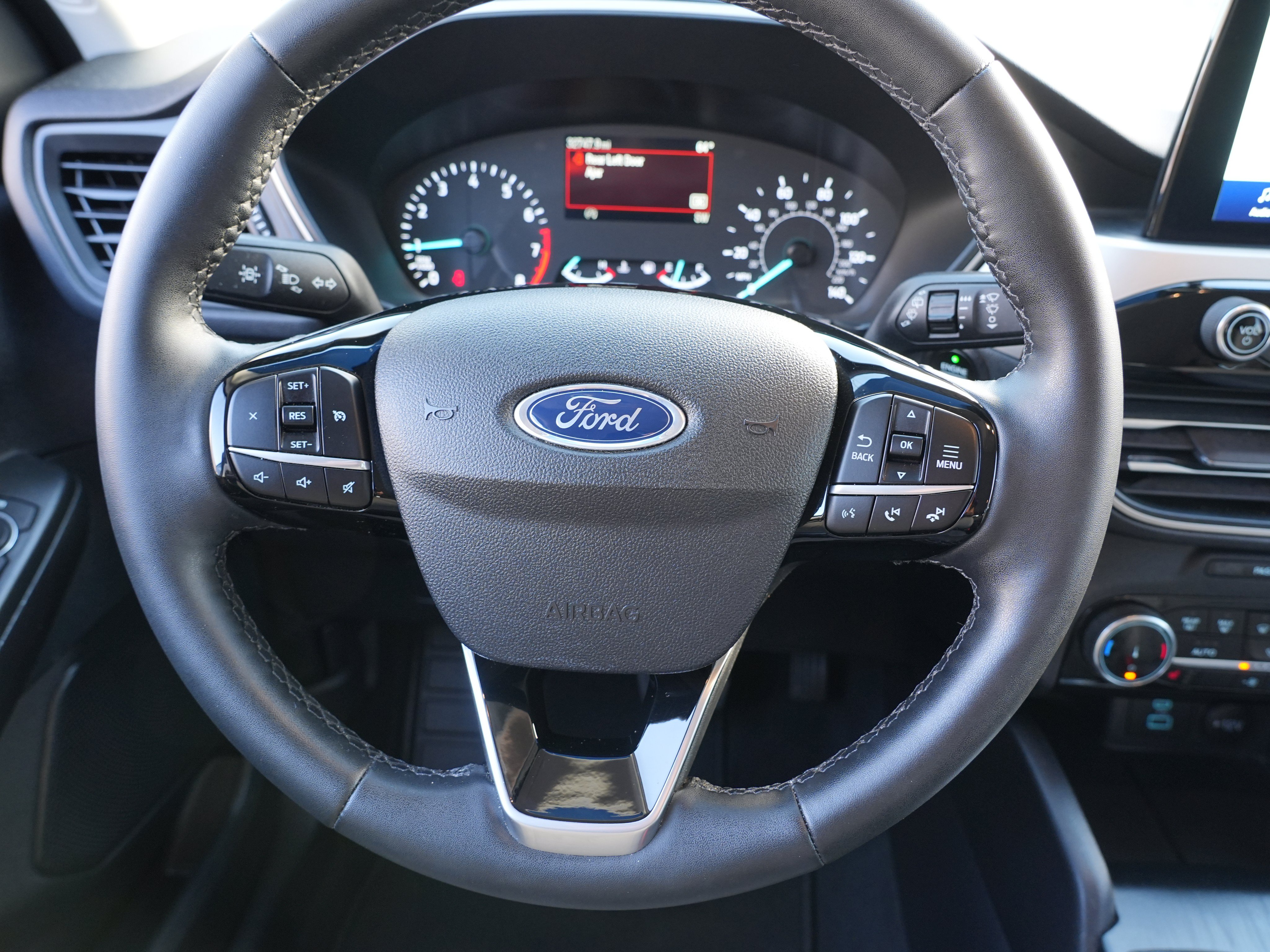 Used 2022 Ford Escape SE w/ SE Sport Appearance Package AWD/4WD image 25
