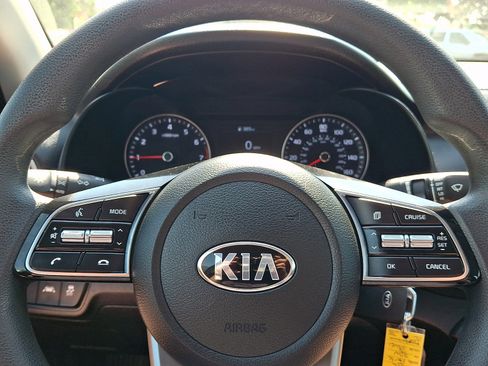 Used 2020 Kia Forte LXS FWD image 18