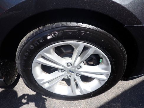 Used 2015 Ford Taurus SEL w/ Equipment Group 201A FWD image 11