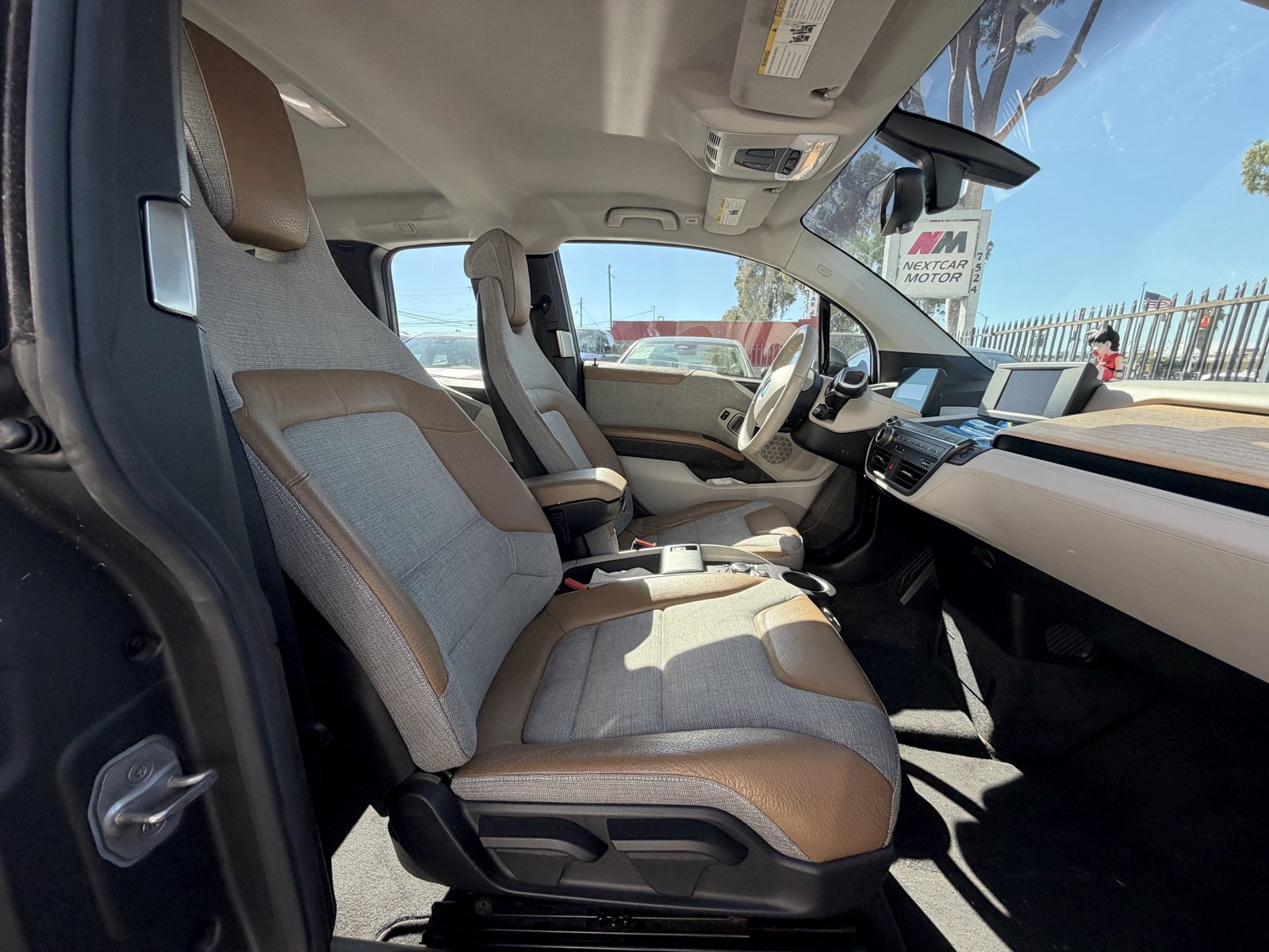 Used 2016 BMW i3 w/ Range Extender RWD image 9